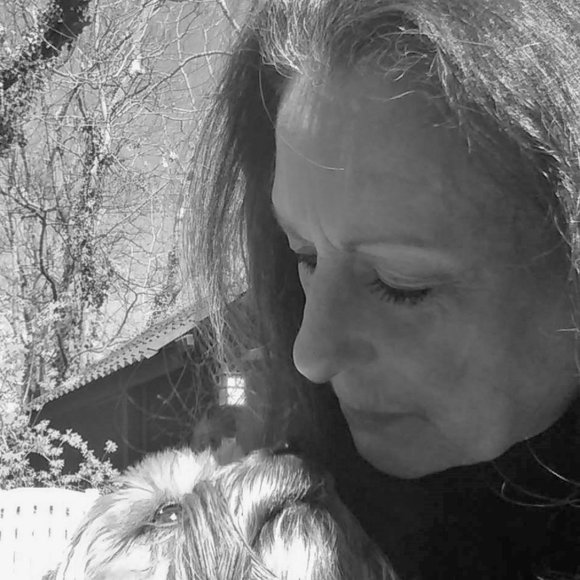 Meet your Posher, Lori - Picture 3 of 4